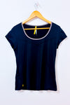 T-shirt sport noir seconde main - Lolë- La Penderie du Paradis