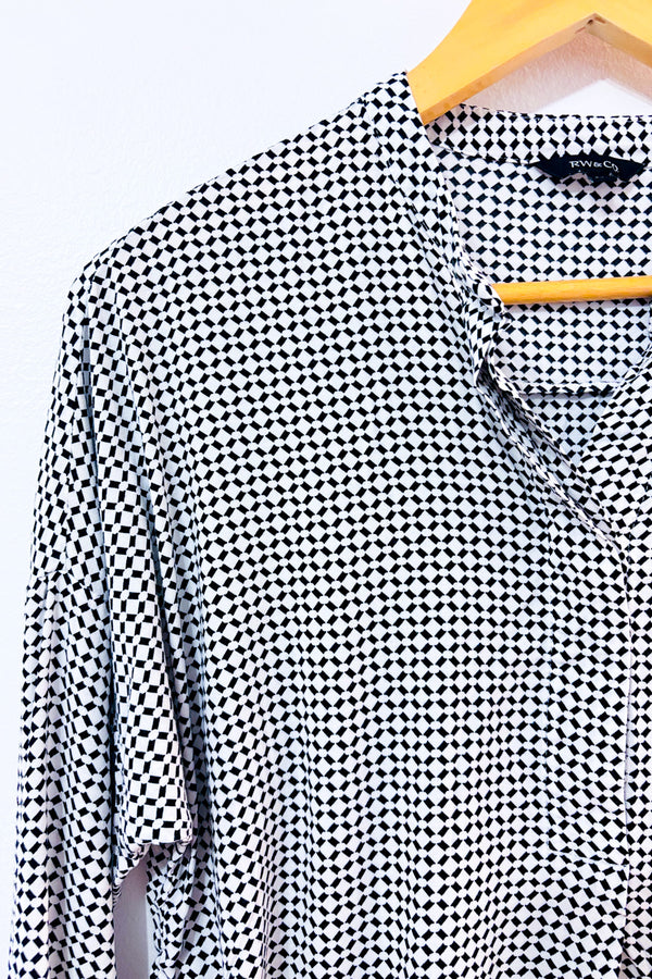 Blouse noire et blanche à motifs seconde main - RW&CO.- La Penderie du Paradis