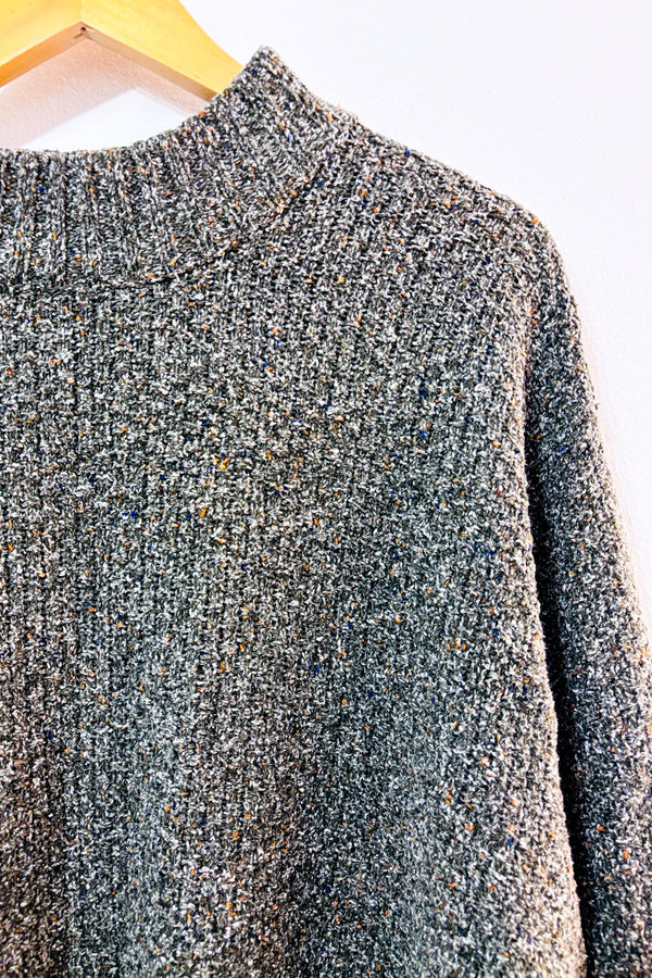 Haut ample vert en tricot avec franges seconde main - AE Sports and co.- La Penderie du Paradis