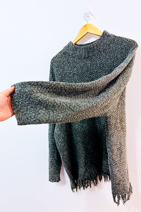 Haut ample vert en tricot avec franges seconde main - AE Sports and co.- La Penderie du Paradis