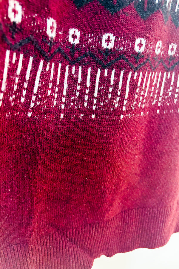 Chandail en tricot bourgogne à col roulé et motifs nordiques seconde main - RW&CO.- La Penderie du Paradis
