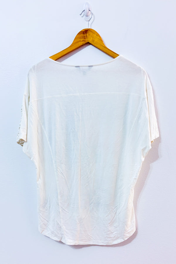 T-shirt blanc imprimé New York à dentelle seconde main - DH3- La Penderie du Paradis