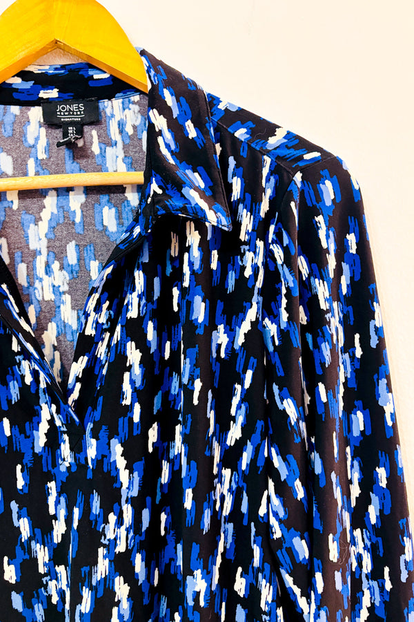 Blouse fluide noire et bleue à imprimé abstrait* seconde main - Jones New York- La Penderie du Paradis
