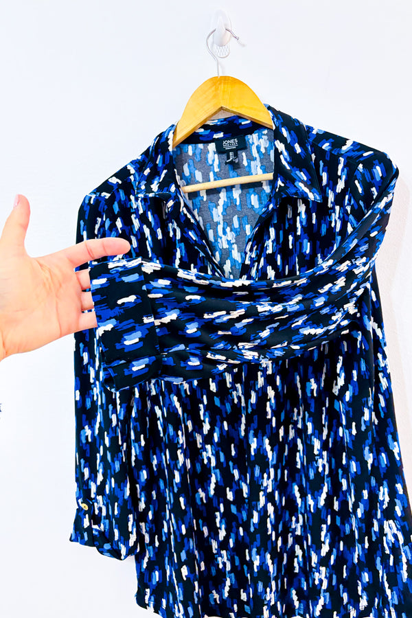 Blouse fluide noire et bleue à imprimé abstrait* seconde main - Jones New York- La Penderie du Paradis