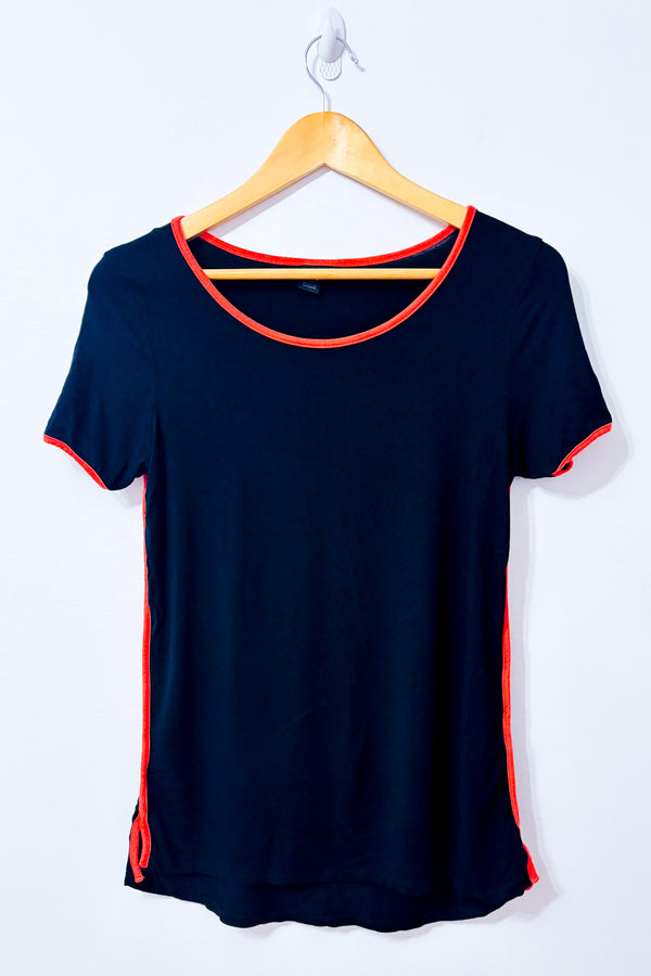 T-shirt noir à bandes oranges seconde main - Simons- La Penderie du Paradis