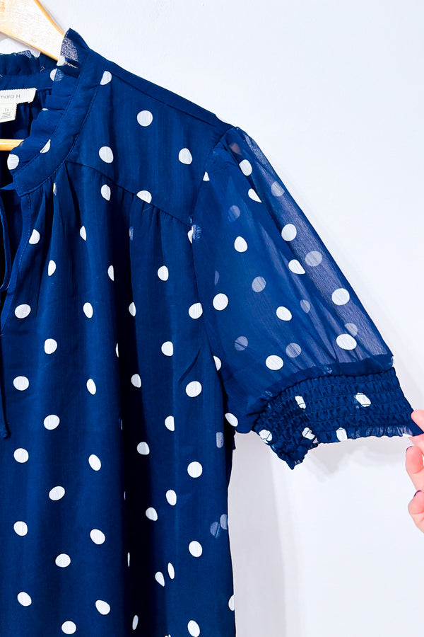 Blouse fluide marine à pois blancs manches courtes seconde main - Tamara H.- La Penderie du Paradis