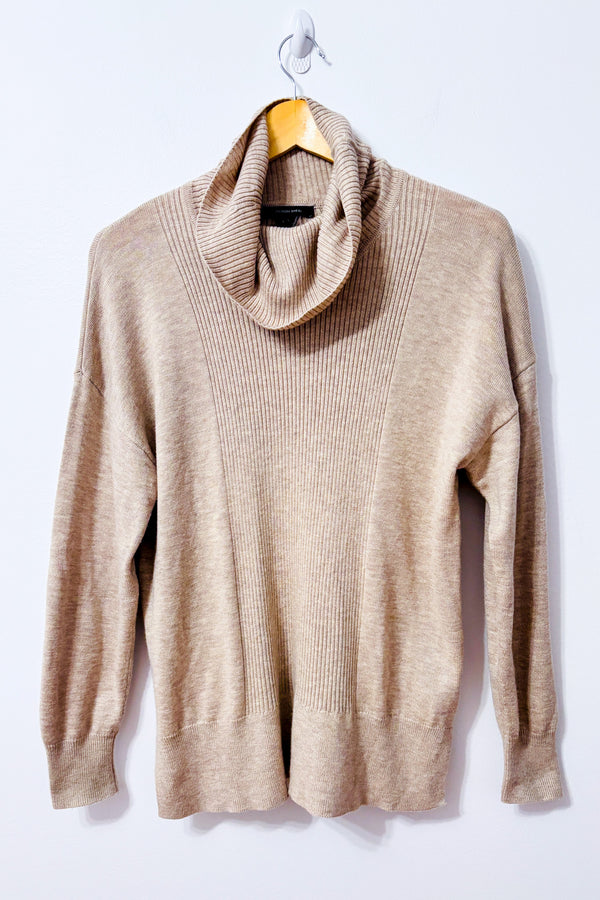 Chandail beige en tricot à col roulé avec cachemire* seconde main - Alison Sheri- La Penderie du Paradis
