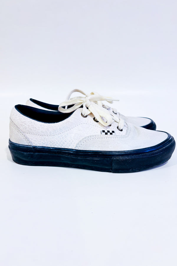 Chaussures blanches et noires (5.5) - Homme-Vans-La Penderie du Paradis 🕊
