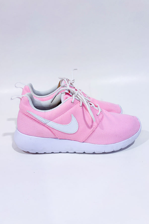 Chaussures de sport rose Roshe One (5)*-Nike-La Penderie du Paradis 🕊