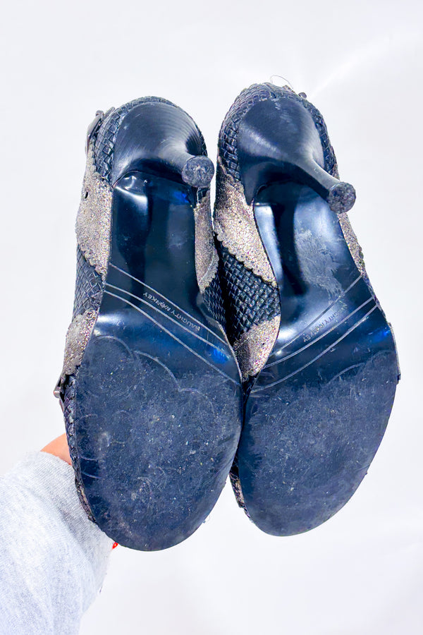 Chaussures noires avec paillettes or (6.5)-Naughty Monkey-La Penderie du Paradis 🕊