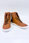 Chaussures taupe Explorateur en cuir* seconde main - Lacoste- La Penderie du Paradis