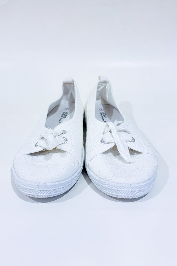 Chaussures blanches en dentelle style ballerine seconde main - Ardene- La Penderie du Paradis