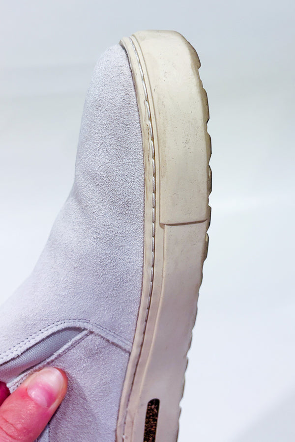 Chaussures slip-on Oswego beiges en suède* seconde main - Birkenstock- La Penderie du Paradis