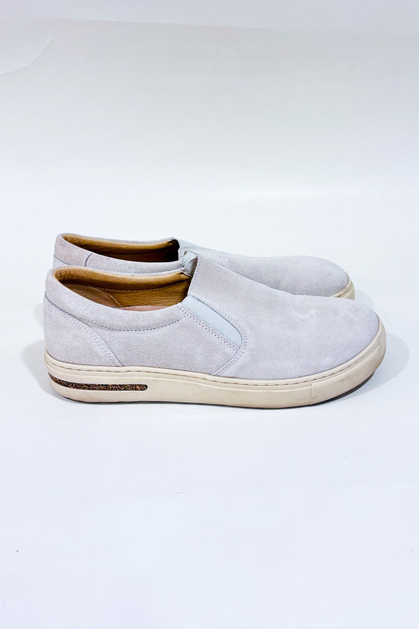 Chaussures slip-on Oswego beiges en suède* seconde main - Birkenstock- La Penderie du Paradis