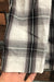 Chemise ample blanche et gris-mauve à carreaux (xs/s)