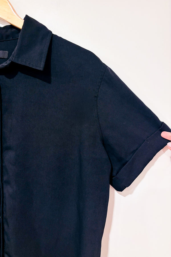 Chemise noire asyémtrique à manches courtes (m)-AKA-La Penderie du Paradis 🕊