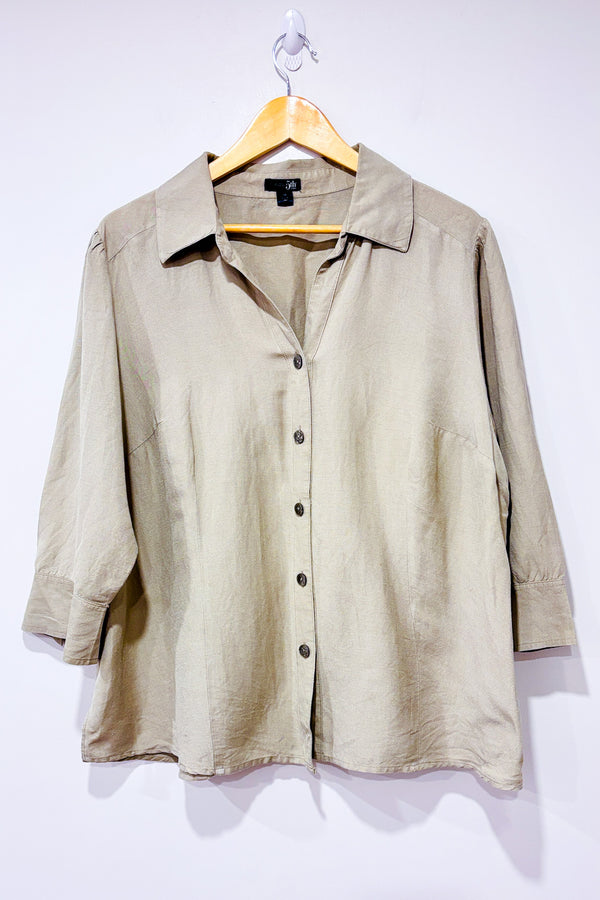 Chemise beige en lin (1X)-East 5th-La Penderie du Paradis 🕊