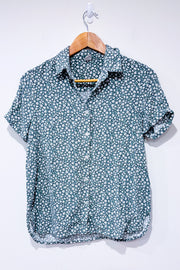 Chemise légère verte fleurie