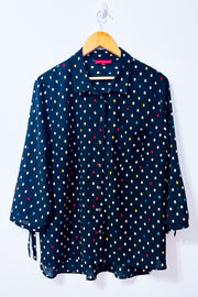 Chemise fluide noire à motifs géométriques multicolores