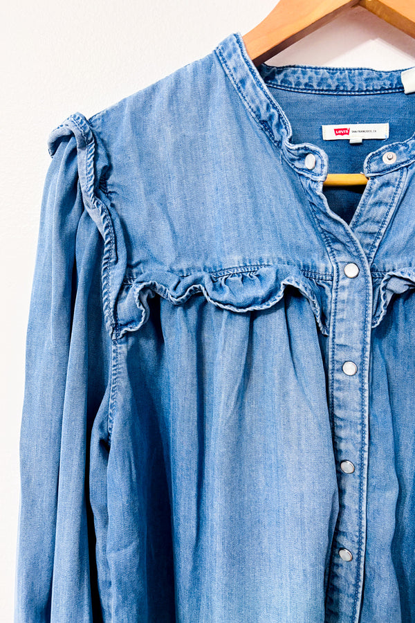 Chemise bleue à volants et col montant* seconde main - Levi's- La Penderie du Paradis