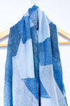 Foulard léger et transparent bleu à carreaux -- La Penderie du Paradis ?