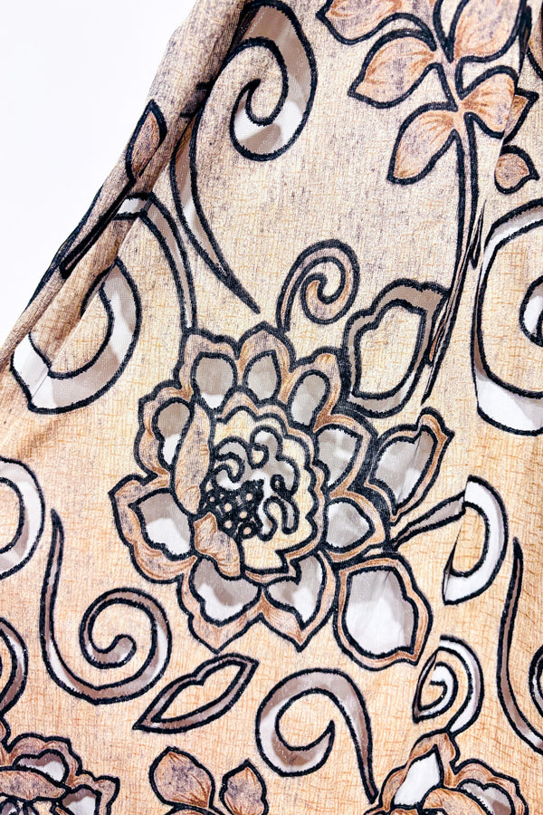 Foulard noir et beige fleuri-Autres-La Penderie du Paradis 🕊