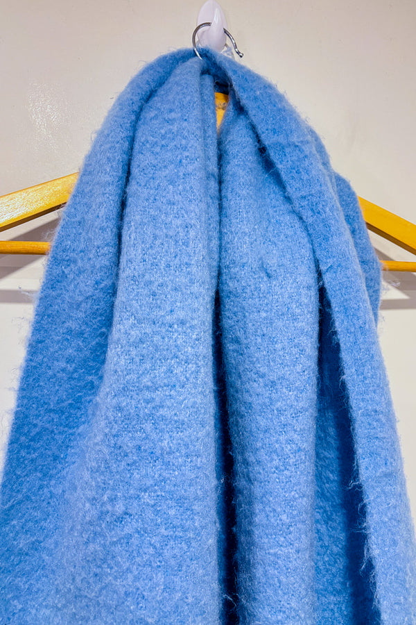 Écharpe bleu poudre à franges seconde main - Tristan- La Penderie du Paradis