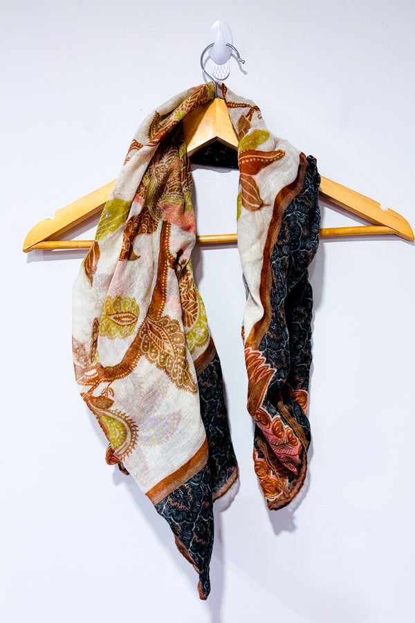 Foulard carré à motif oiseau brun et crème seconde main - Autres- La Penderie du Paradis