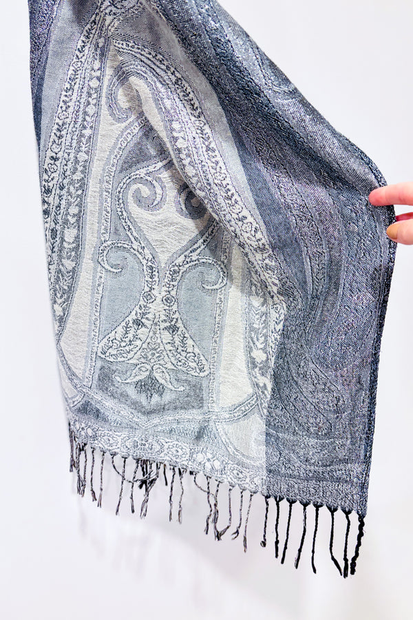 Foulard argent scintillant à motif fleuri seconde main - Autres- La Penderie du Paradis