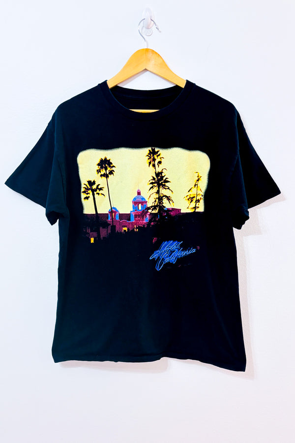 T-shirt noir graphique 'Hotel California' seconde main - Rock Off- La Penderie du Paradis