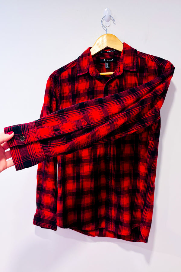 Chemise en flanelle rouge et marine à carreaux - Homme seconde main - 21 Men- La Penderie du Paradis