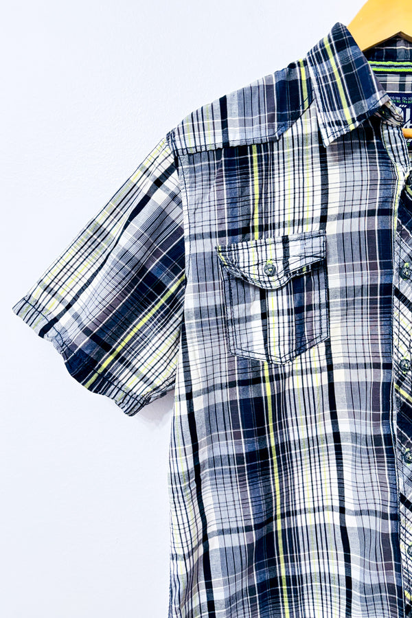 Chemise à carreaux gris, noir et vert à manches courtes seconde main - Noize78- La Penderie du Paradis