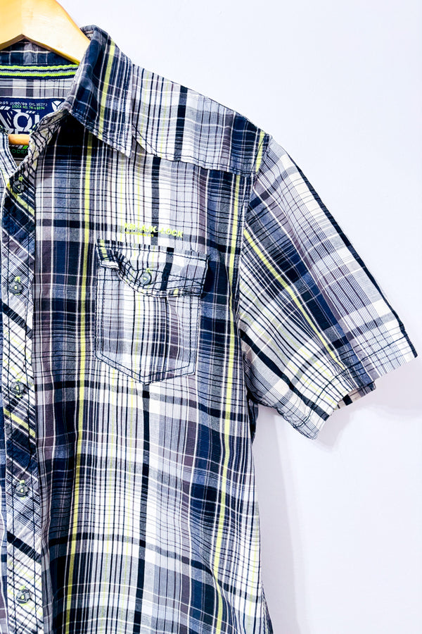 Chemise à carreaux gris, noir et vert à manches courtes seconde main - Noize78- La Penderie du Paradis