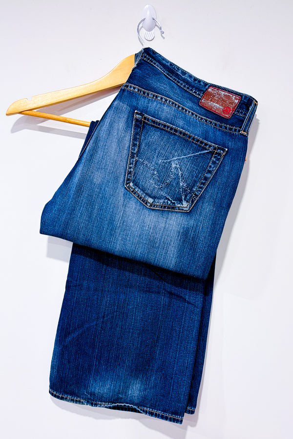 Jeans bleu délavé - Homme* seconde main - Adriano Goldshmied- La Penderie du Paradis