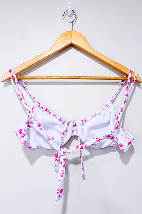 Haut de maillot de bain blanc fleuri (s)-SHEIN-La Penderie du Paradis 🕊