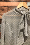 Haut fluide blanc et bleu (l) seconde main Suzy Shier 