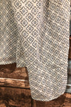 Haut fluide blanc et bleu (l) seconde main Suzy Shier 