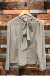 Haut fluide blanc et bleu (l) seconde main Suzy Shier 