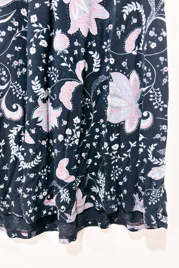 XX_Haut noir fleuri (l)-Reitmans-La Penderie du Paradis 🕊