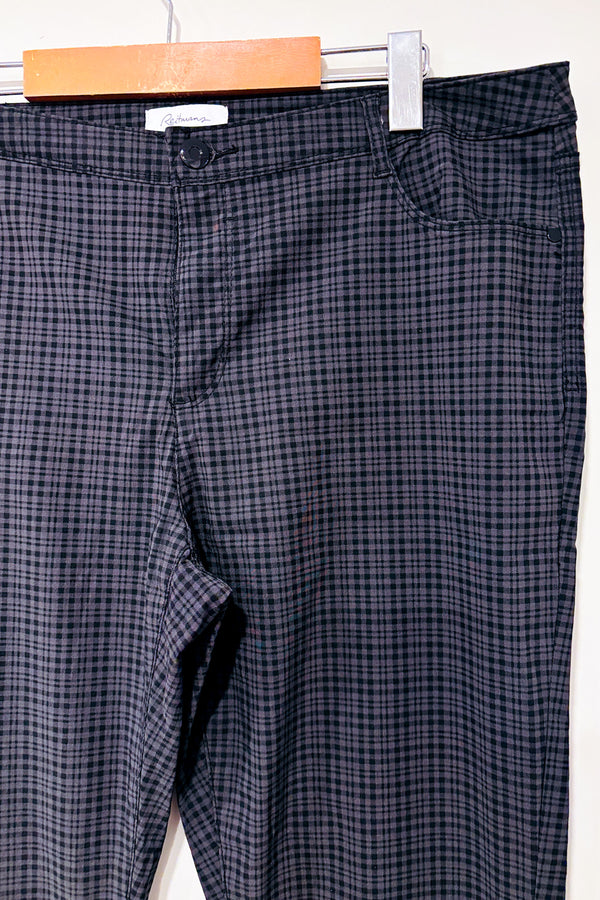 Pantalon gris et noir à carreaux jambe droite seconde main - Reitmans- La Penderie du Paradis