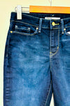 Jeans bleu foncé jambe étroite (s) -- La Penderie du Paradis ?