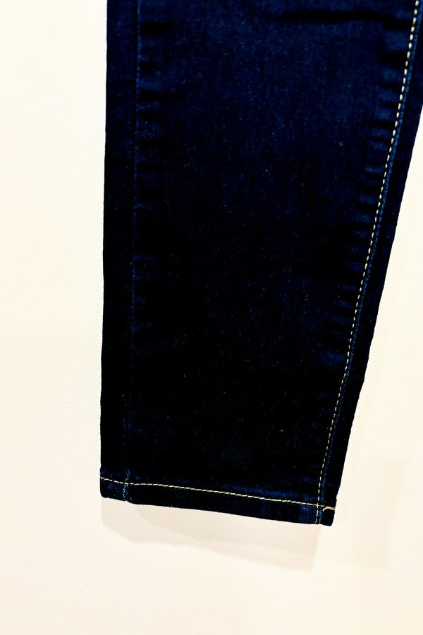 Jeans bleu foncé jambe étroite (s) -- La Penderie du Paradis ?