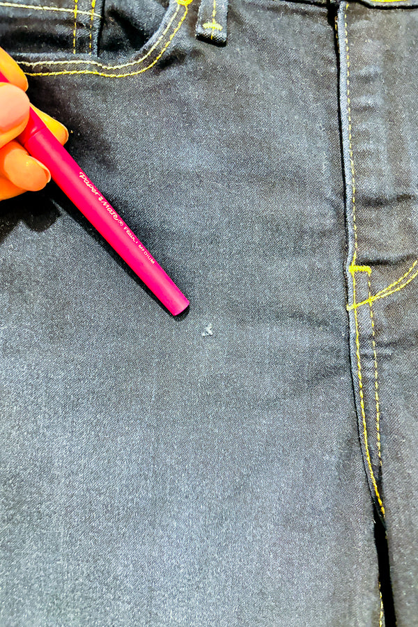 Jeans bleu foncé jambe étroite (s) -- La Penderie du Paradis ?