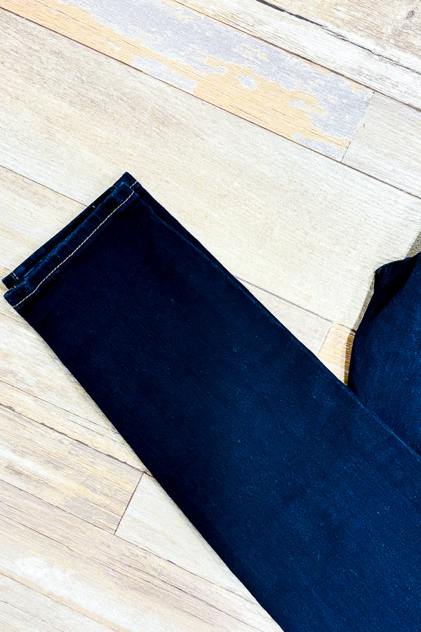 Jeans bleu foncé jambe étroite (s) -- La Penderie du Paradis ?