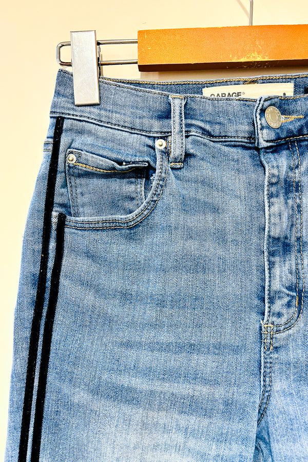 Jeans bleu pâle avec bandes noires en velours (xs) seconde main Garage 