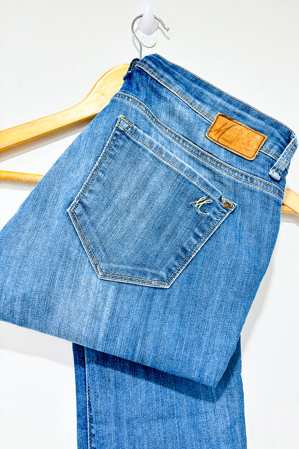 Jeans bleu délavé jambe étroite mid-rise Alexa (l) - Mavi - La Penderie du Paradis ?