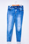 Jeans bleu délavé jambe étroite mid-rise (m)-Maurices-La Penderie du Paradis 🕊