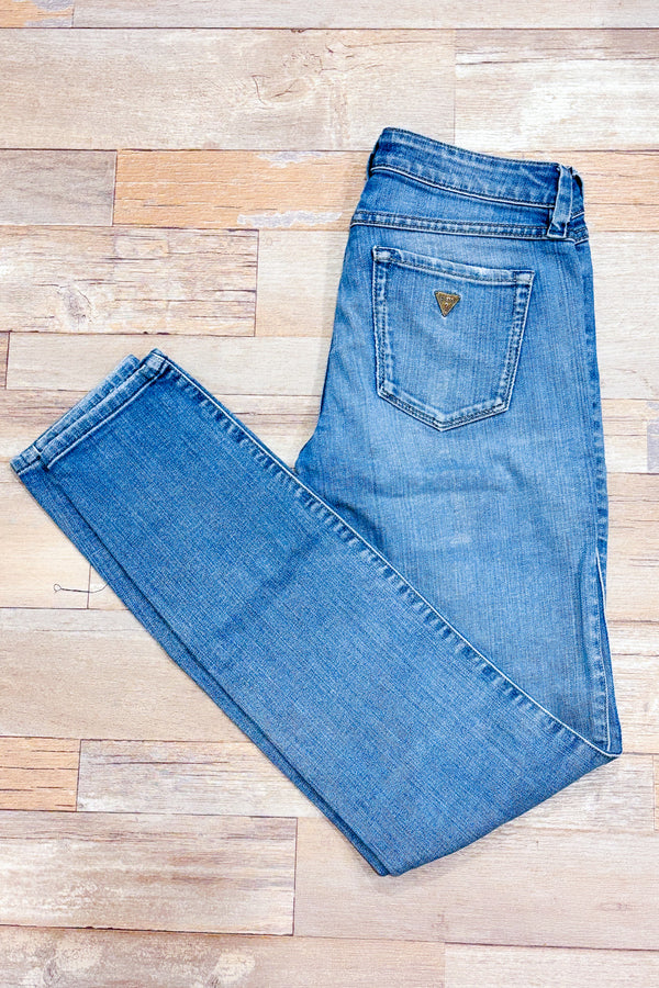 Jeans Brittney bleu pâle jambe étroite à taille basse (s)-Guess-La Penderie du Paradis 🕊