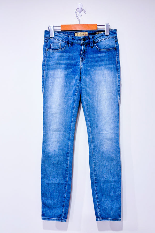 Jeans Brittney bleu pâle jambe étroite à taille basse (s)-Guess-La Penderie du Paradis 🕊