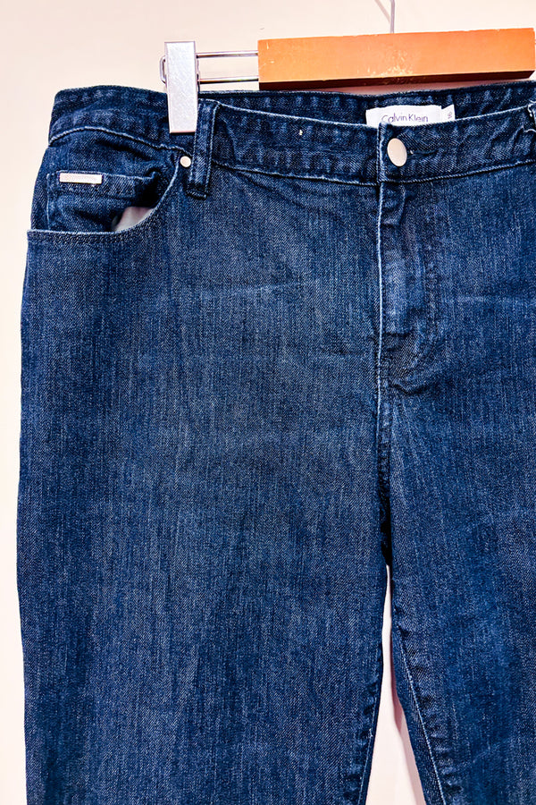 Jeans bleu foncé jambe droite* seconde main - Calvin Klein- La Penderie du Paradis
